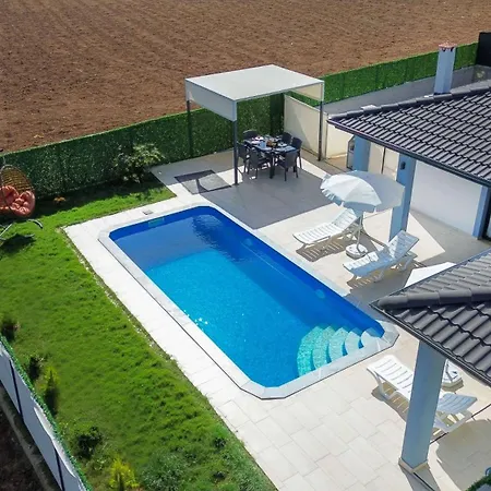 Nur Villa Beykoyu